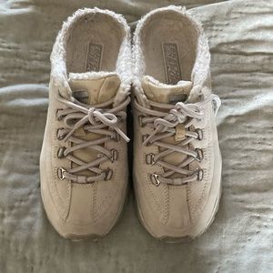 Skechers slip on size 8.5. Beige with Sherpa lining.